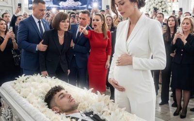 Mój mąż leżał w trumnie zaledwie kilka godzin, gdy teściowa zażądała kluczy do domu. „Pakuj walizki, inkubatorze” – zadrwiła, rzucając na trumnę cholerny test na ojcostwo. „Miliony mojego syna należą do jego prawdziwej rodziny”. Wszedł prawnik mojego męża z projektorem. Wtedy na ekranie pojawiła się twarz mojego męża, a pierwsze zdanie, które wypowiedział, sprawiło, że moja teściowa zasłabła.