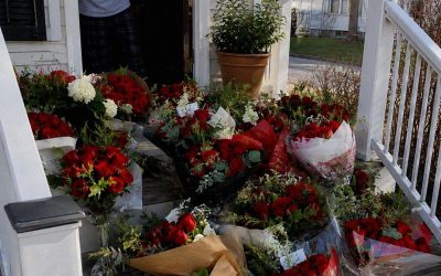 Wróciłem z podróży służbowej i zobaczyłem, że mojej żonie dostarczono 100 róż – wtedy zobaczyłem liścik w jednym z bukietów