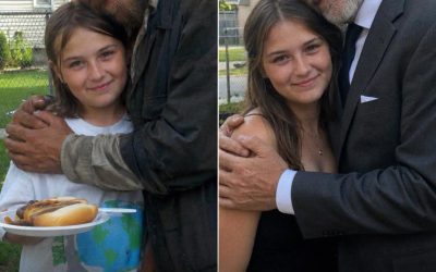 Moja mama gotowała posiłki dla bezdomnego mężczyzny, który mieszkał za naszym domem przez 20 lat – dzień po jej śmierci wziął moje ręce w swoje i powiedział coś, co zmieniło moje życie