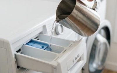 Pożegnaj się z zagnieceniami na ubraniach dzięki tej wskazówce, a nigdy więcej nie będziesz musiał prasować!